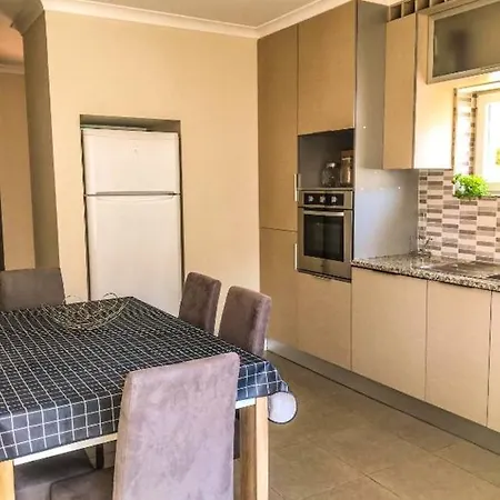 Σπίτι διακοπών Spacious House In Atalaia With Shared Pool