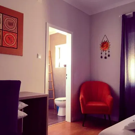 Spacious House In Atalaia With Shared Pool *