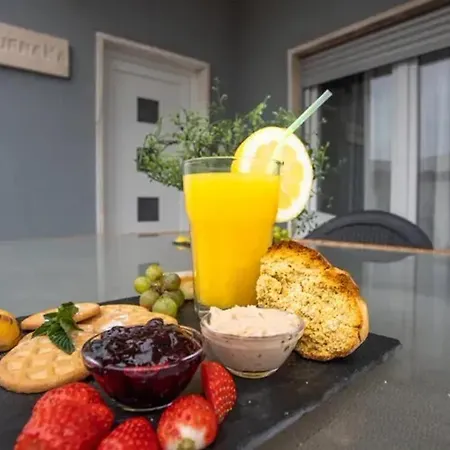 Spacious House In Atalaia With Shared Pool Σπίτι διακοπών *