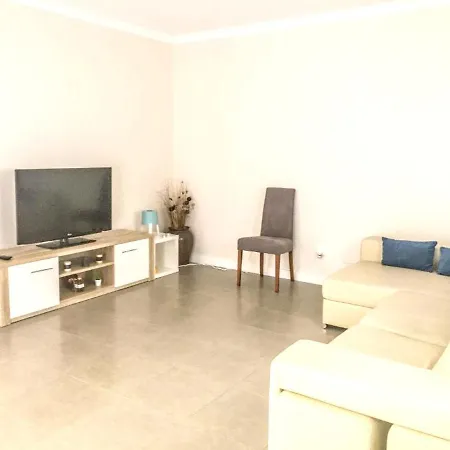 Spacious House In Atalaia With Shared Pool Σπίτι διακοπών *