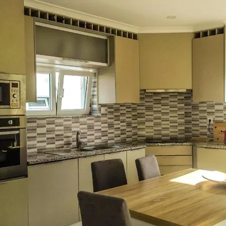 Spacious House In Atalaia With Shared Pool Holiday home *