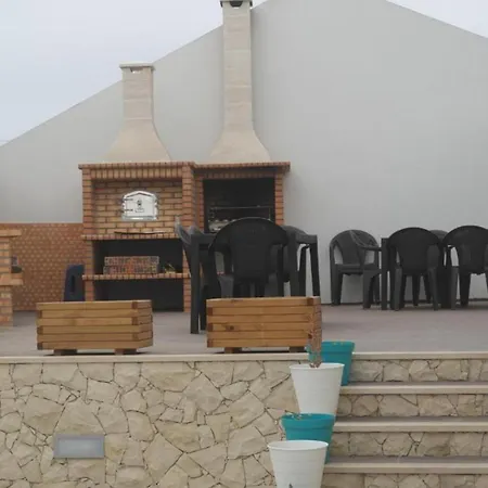Spacious House In Atalaia With Shared Pool Casa de Férias